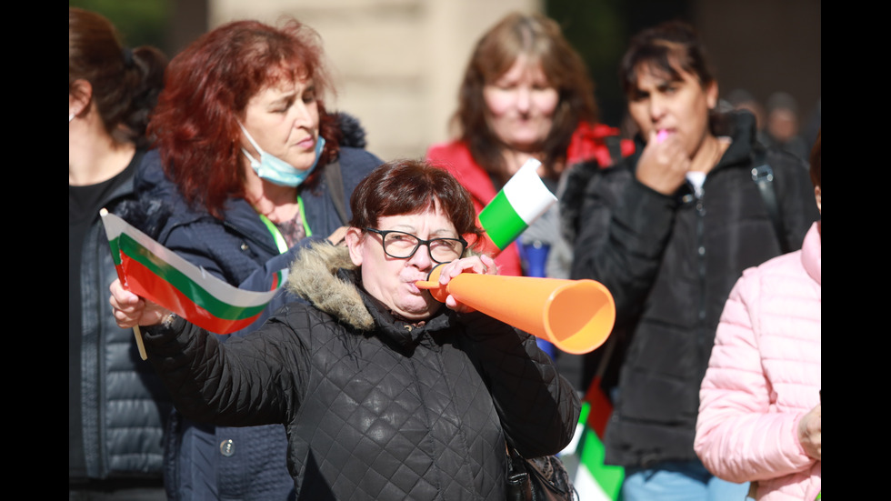 Бизнесът и синдикатите излязоха на протест