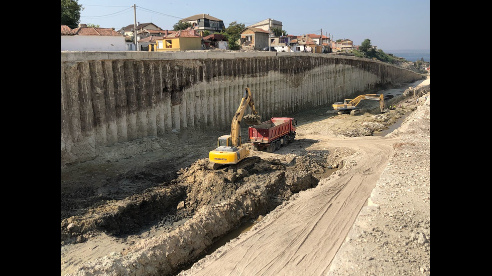 Борисов инспектира ремонтите във Варна