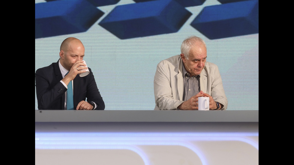 ЗАД КАДЪР: Студиата на NOVA в изборния ден