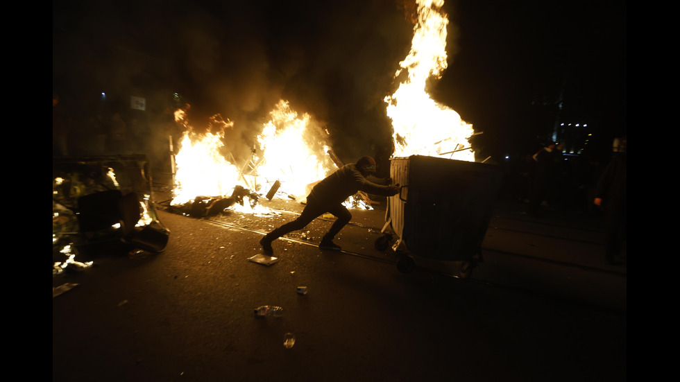 Погром след протеста в центъра на София