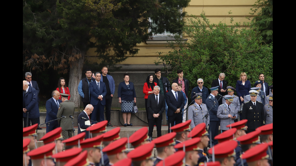 Военен парад за Деня на храбростта и водосвет на знамената