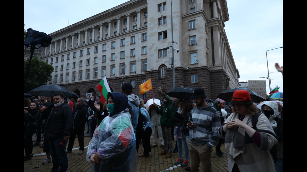 Десети ден на протести срещу властта