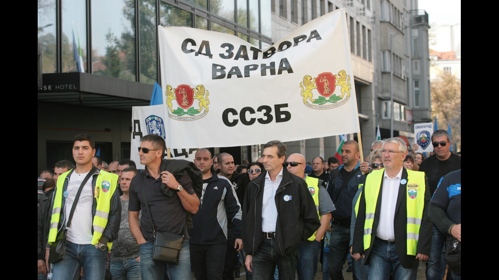 Полицаите отново на протест