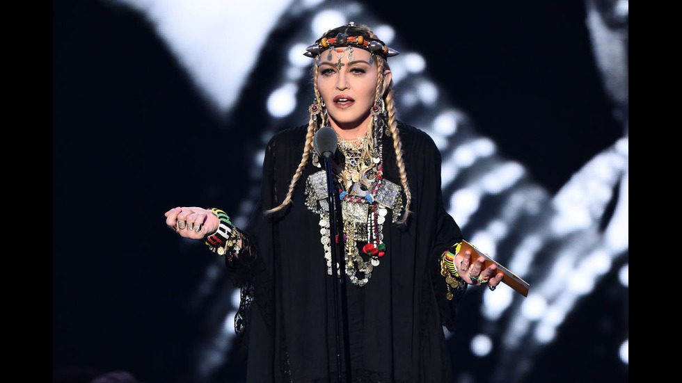 РОДИ СЕ ЗВЕЗДА: Мадона - една попикона на 61