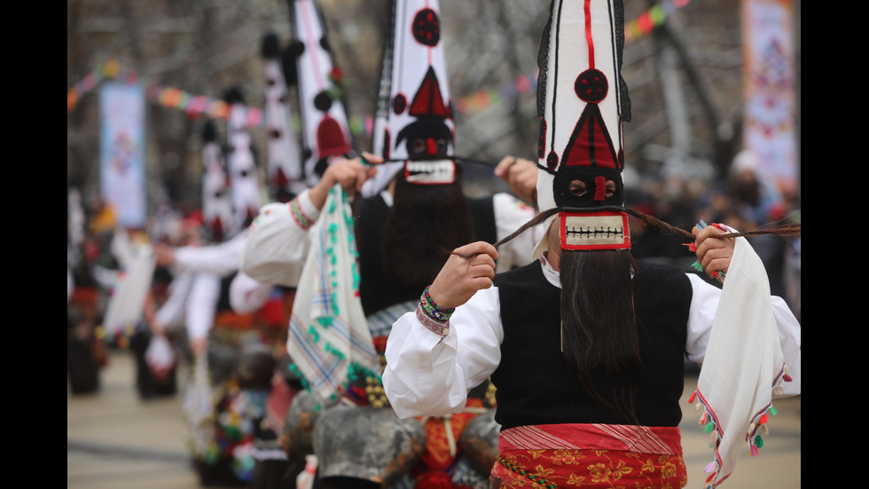 „Сурва” се завърна в Перник