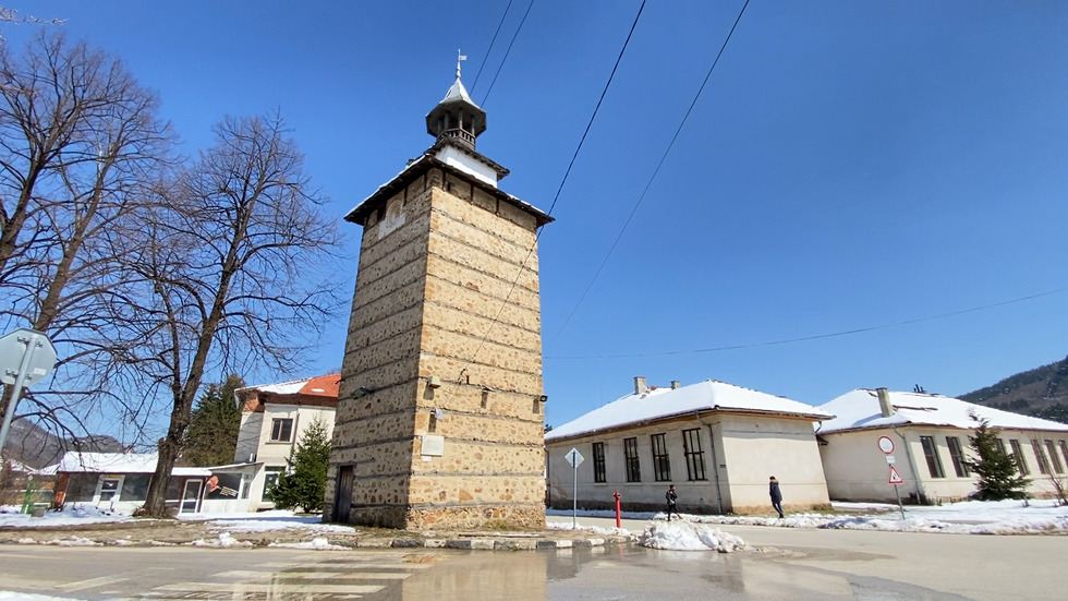 Емблематични часовникови кули в България