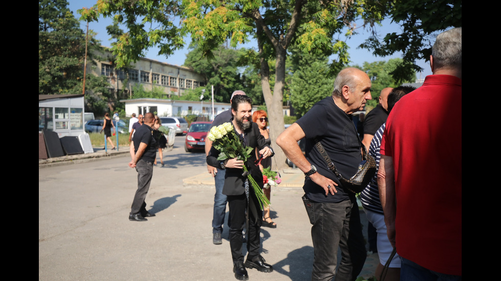 Близки и приятели се прощават с Тодор Славков