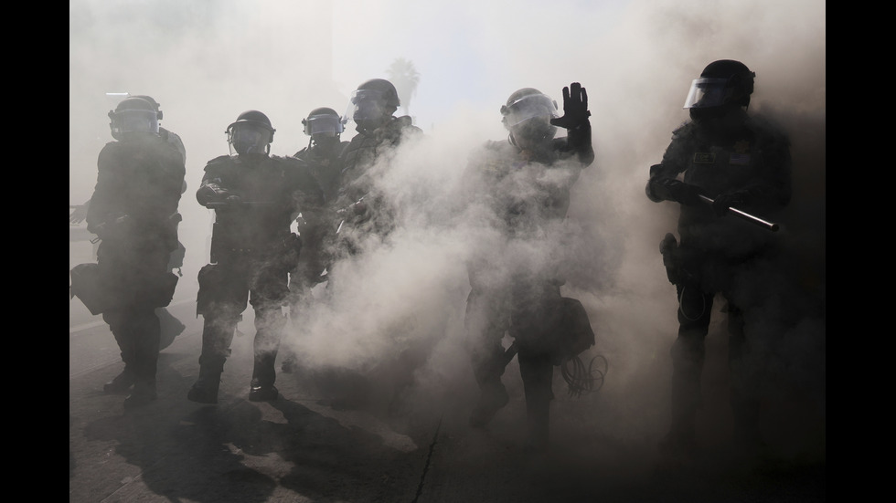 Сблъсъци между Гвардията и протестиращи в Лос Анджелис