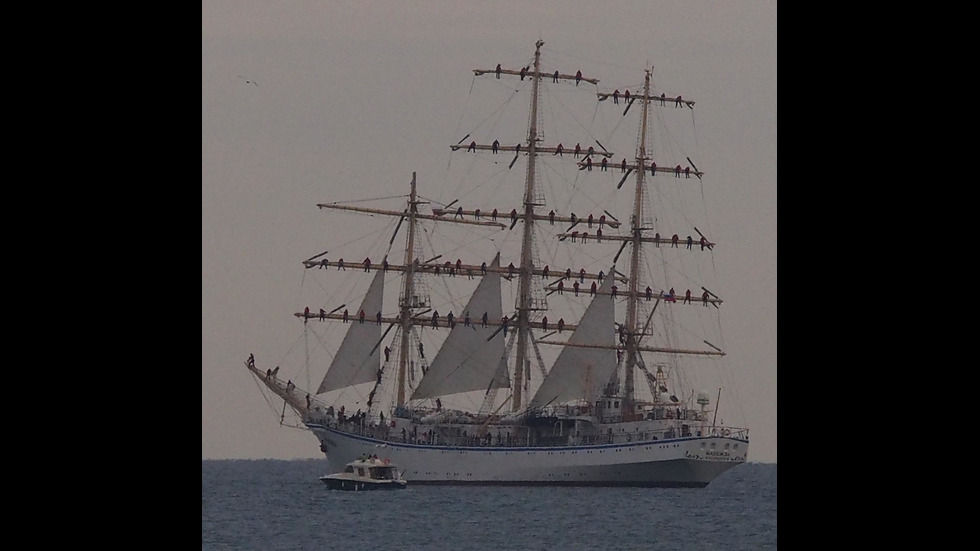 Най-голямата ветроходна регата акостира в Черно море