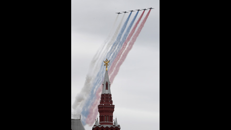 75 ГОДИНИ ОТ ПОБЕДАТА: Москва отбелязва 9 май с въздушна демонстрация