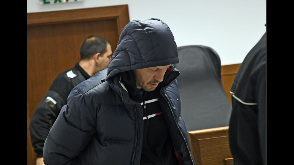 Съдът остави в ареста мъжа, откраднал 140 000 лева от кола в София