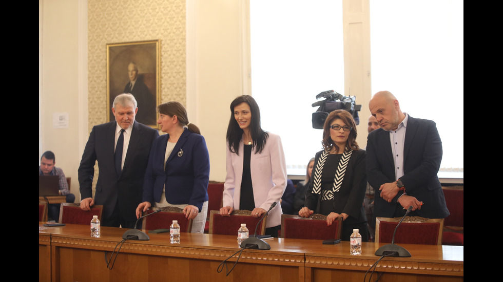 Кандидат-премиерът Мария Габриел на срещи с партите в парламента