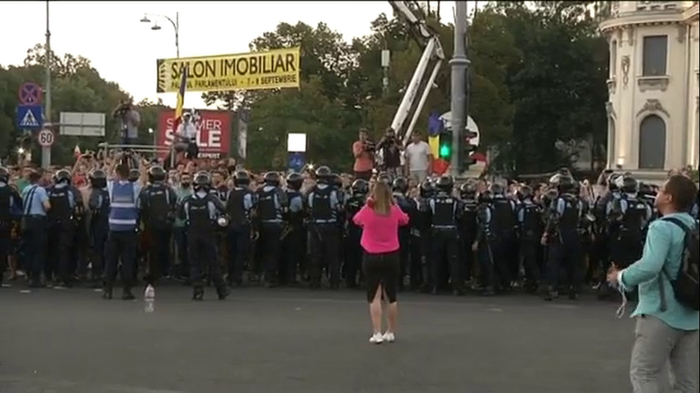 Мащабен протест и сблъсъци в Букурещ