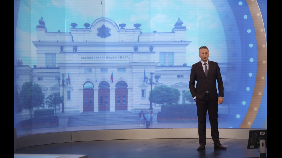 ЗАД КАДЪР: Изборното студио на NOVA