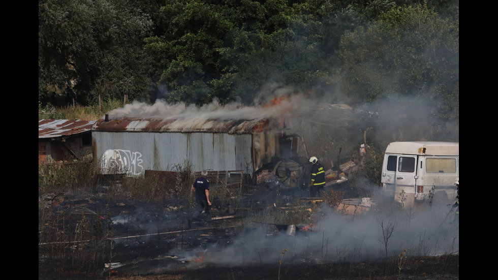 Пожар избухна близо до Околовръсното в София