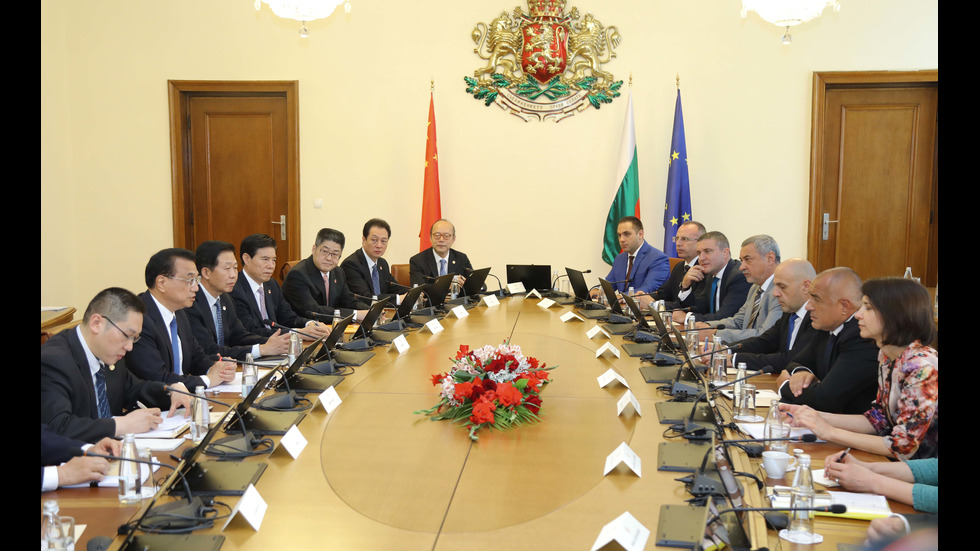 Борисов посрещна официално китайски премиер