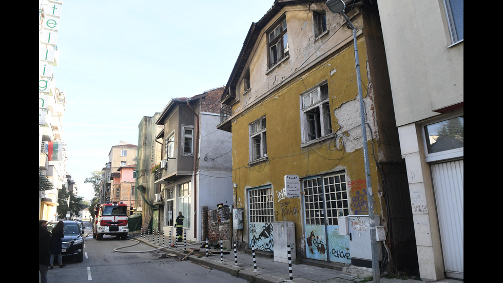 Пожар в жилищна сграда в София