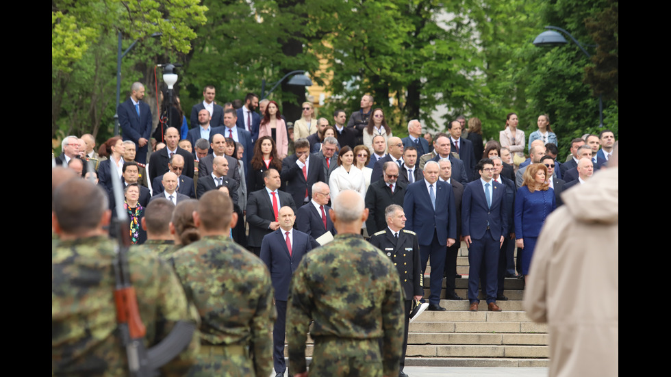 Военен парад за Деня на храбростта и водосвет на знамената