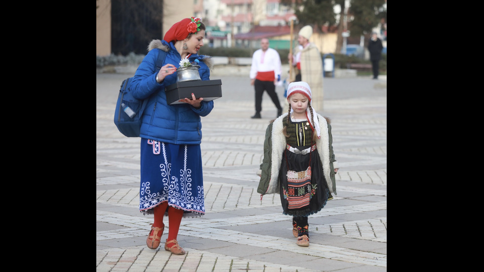 Коледари в Елин Пелин