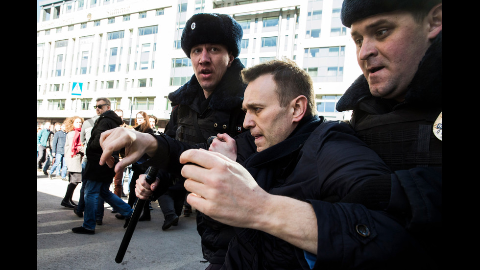 Задържаха виден руски опозиционер по време на протест