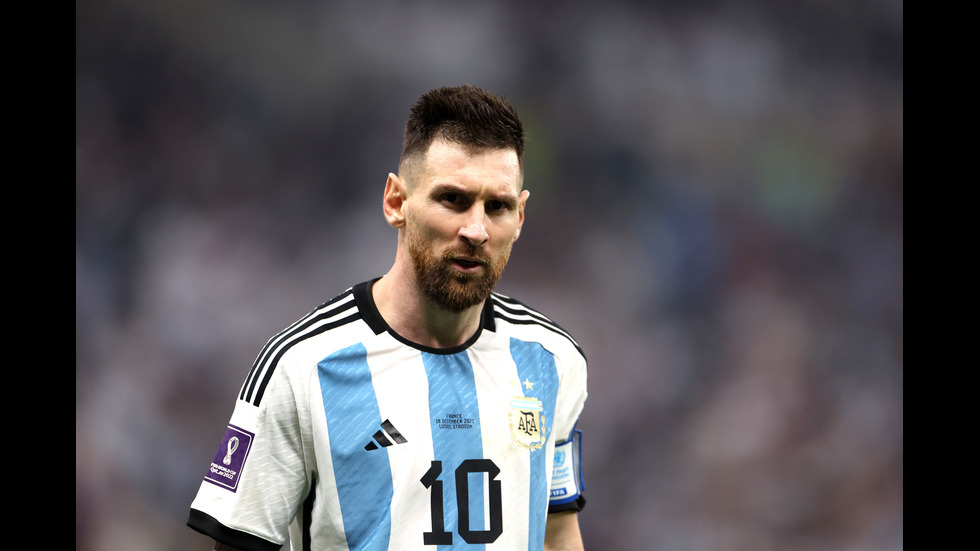 АРЖЕНТИНА ШАМПИОН! Меси вдига световната купа след невиждана драма в Катар