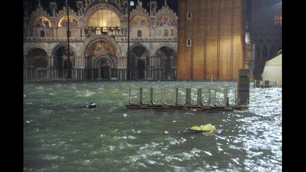 Очаква се ново покачване на водата във Венеция