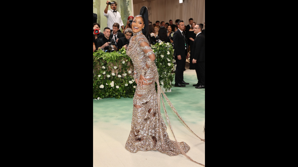 Звезди, блясък, смели и екстравагантни тоалети на Met Gala 2024