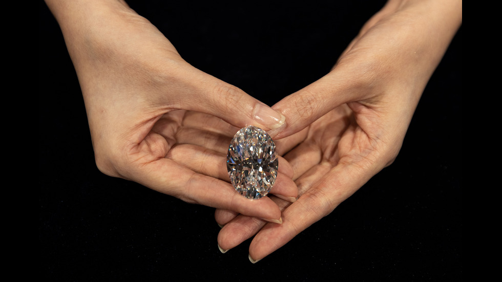 Рядък бял 102-каратов диамант продаден за 15,7 млн. долара