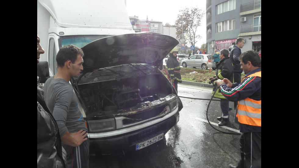 Камион се запали в движение в Благоевград