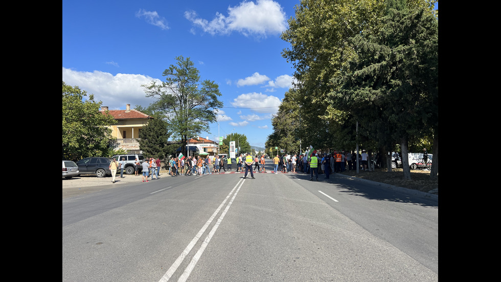 Протест на селскостопанския сектор блокира пътни артерии