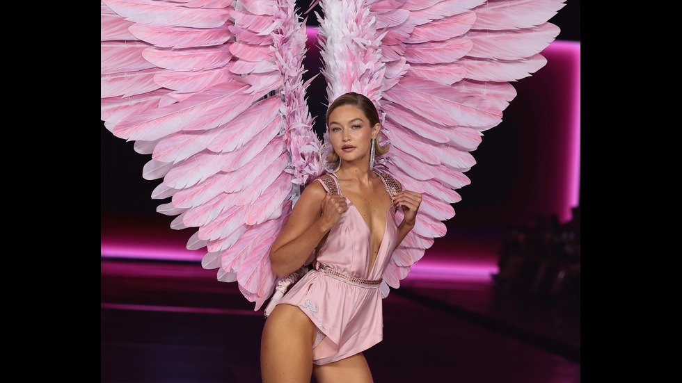 Сексапил и блясък: Модното шоу на Victoria’s Secret се завърна след 6-годишна пауза