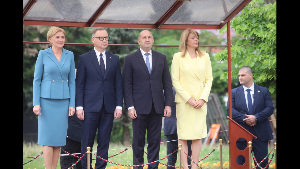 Президентът на Полша пристигна у нас