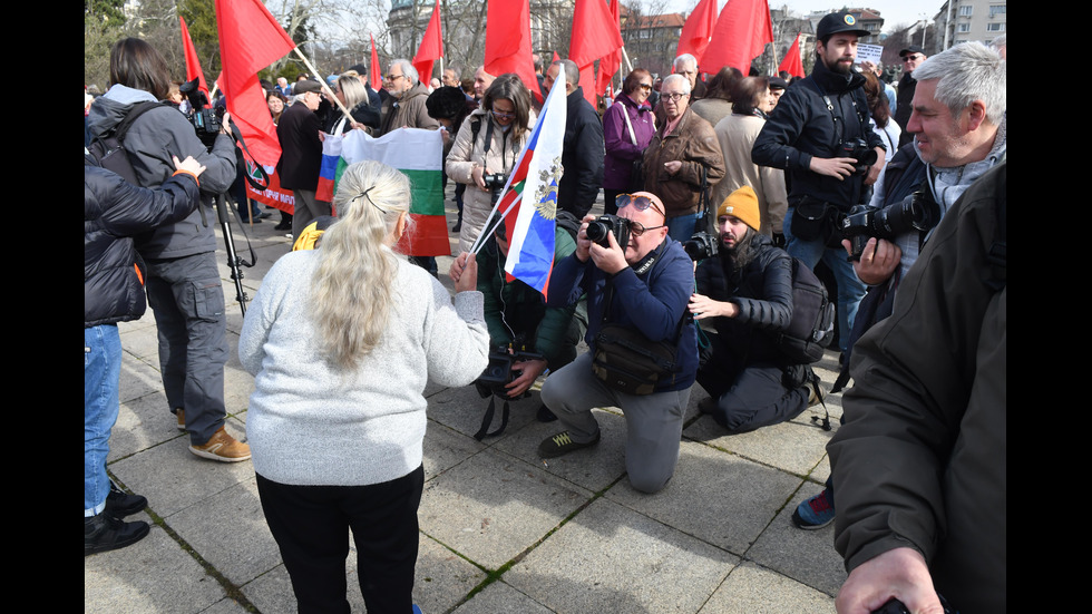 Протест в защита на Паметника на Съветската армия в София