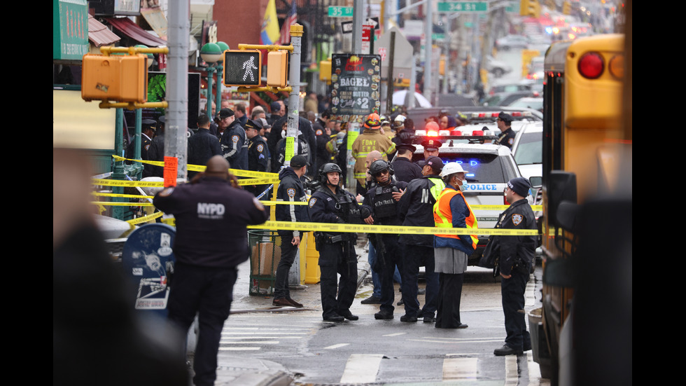 Стрелба в метрото в Ню Йорк, има ранени