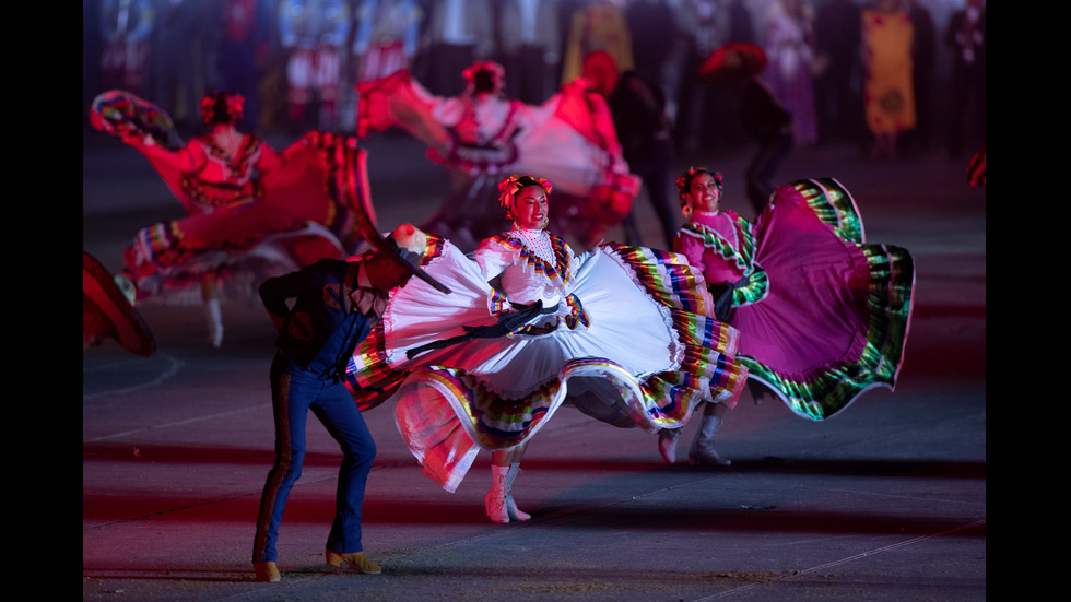 Мексико отпразнува 200 години независимост с историческо шоу