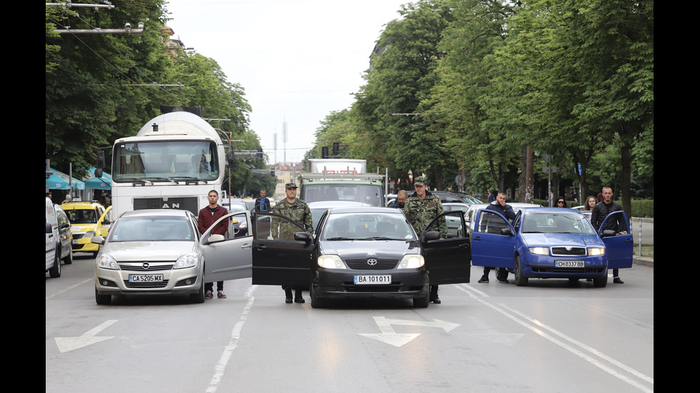 България притихна в памет на Ботев и загиналите за свободата ни