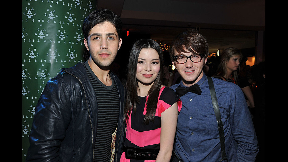 Екранни партньори от сериали, които запазиха приятелството си