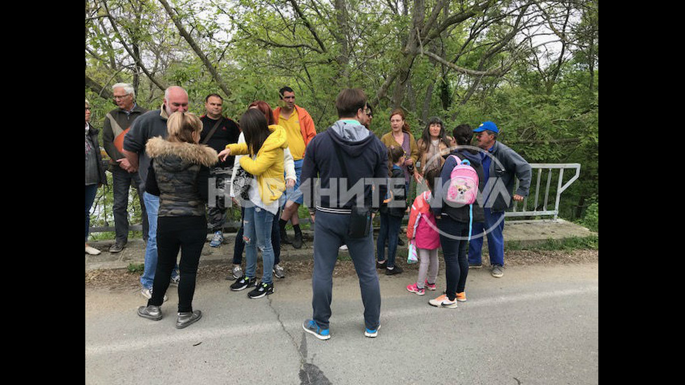 Природозащитници блокираха моста на р. Велека