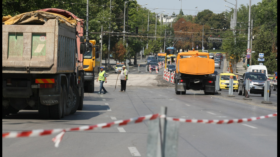 Отново промени в движението пред Орлов мост в столицата