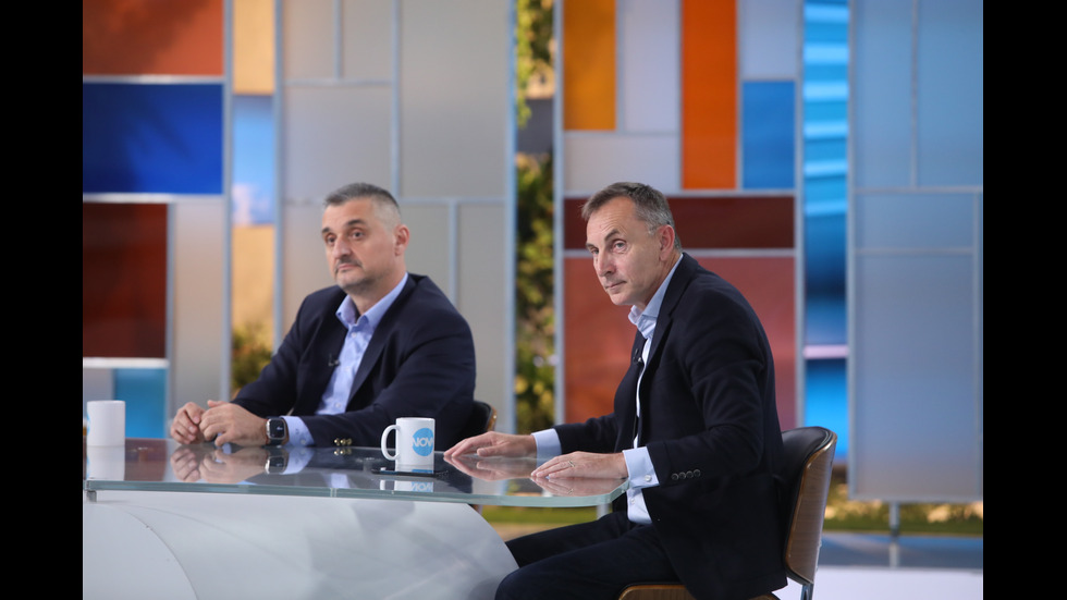 ЗАД КАДЪР: Изборният ден по NOVA В СНИМКИ