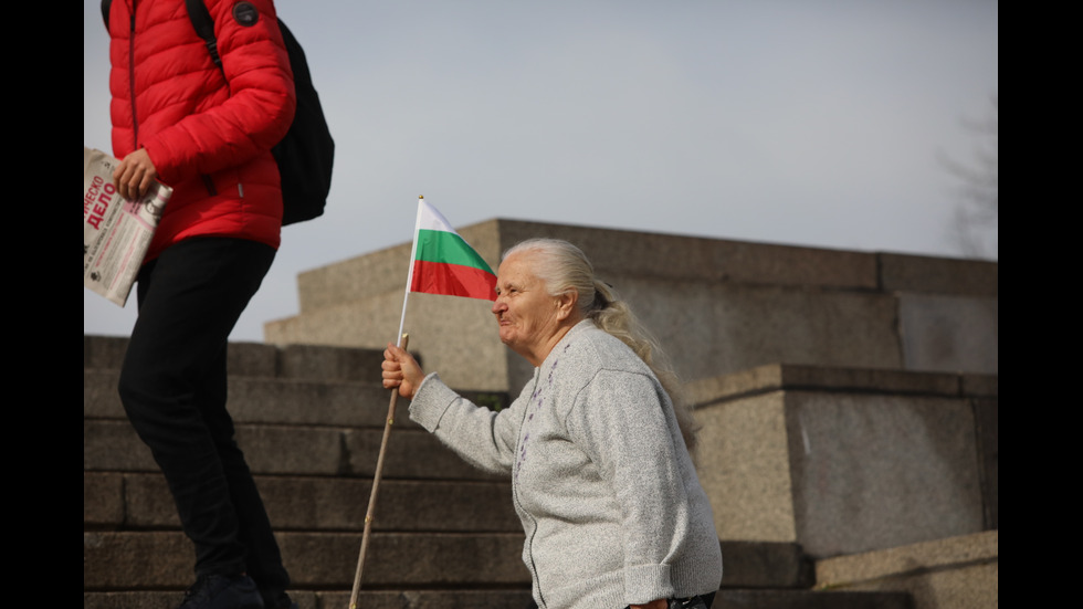 Протест в защита на Паметника на Съветската армия в София