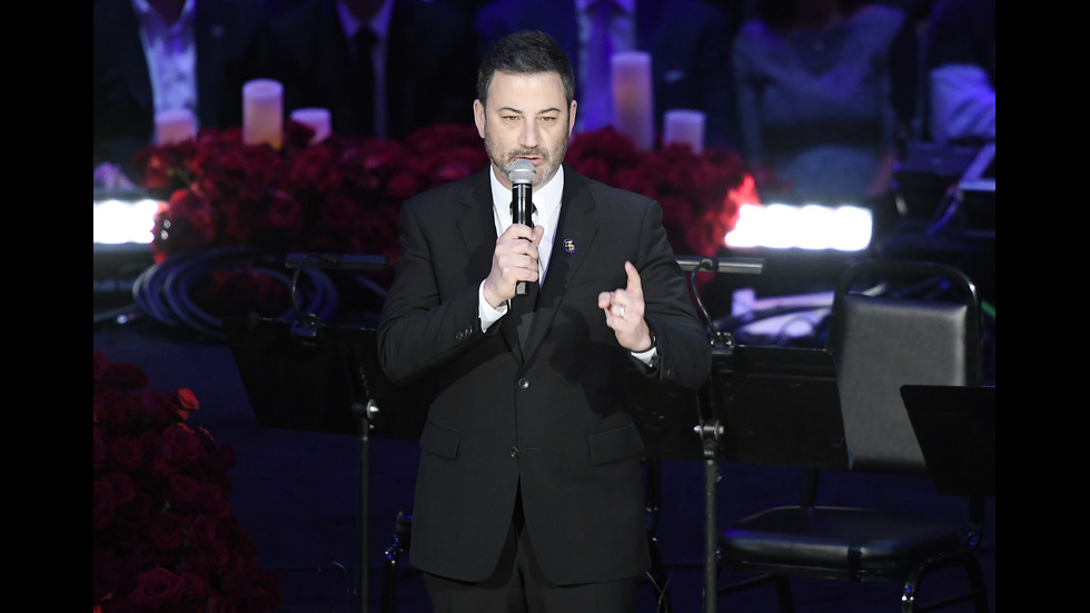 Хиляди се простиха с Коби Брайънт