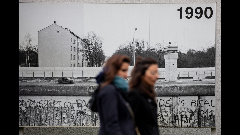 Германия отбелязва 30-ата годишнина от падането на Берлинската стена