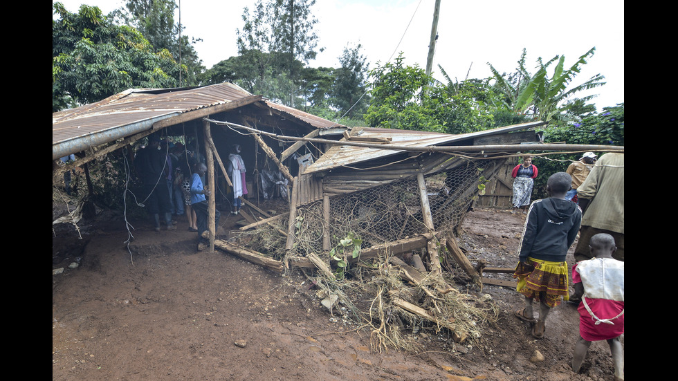 41 загинаха, след като язовирна стена се срути в Кения