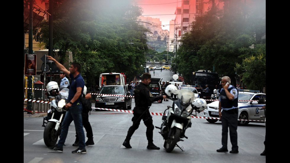 Бомба рани бившия премиер на Гърция