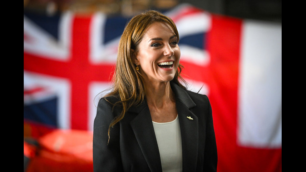 Принцесата на Уелс тества авиосимулатор в британска военна база