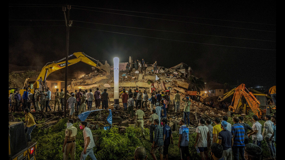 5-етажна сграда рухна в Индия
