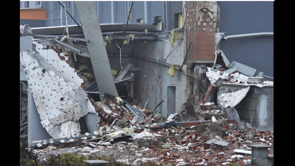 Парен котел гръмна, срути сграда в Харманли