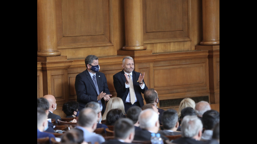 Депутатите обсъждат дали партийната субсидия да стане 1 лев