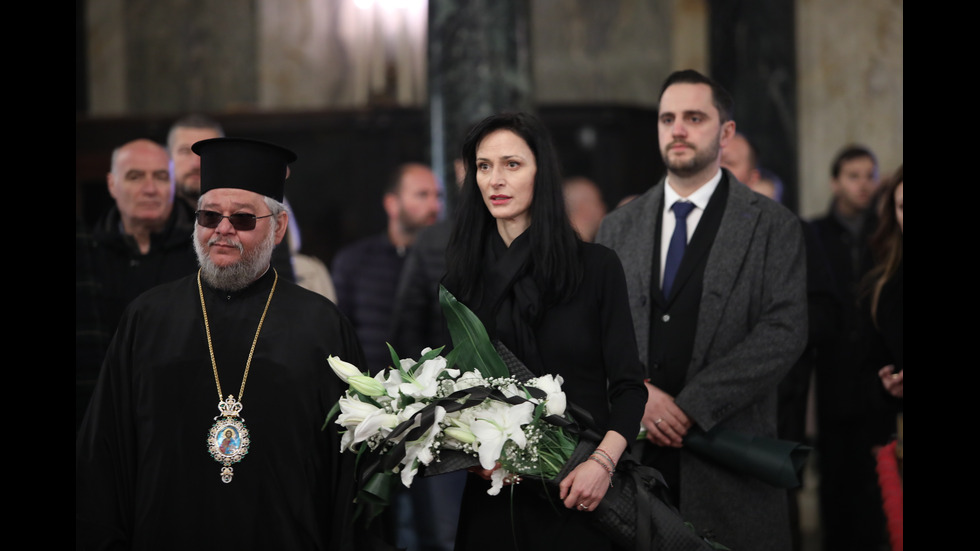 Изложиха за поклонение тленните останки на патриарха в „Св. Александър Невски”